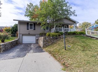 3508 E Lantern Ln, Saint Joseph, MO 64506