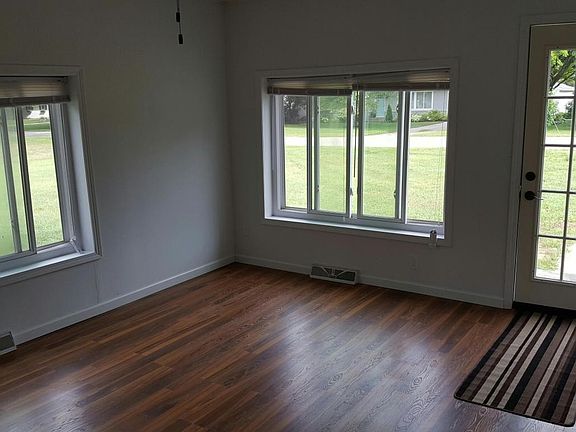 5th image of 1530 Elmer St