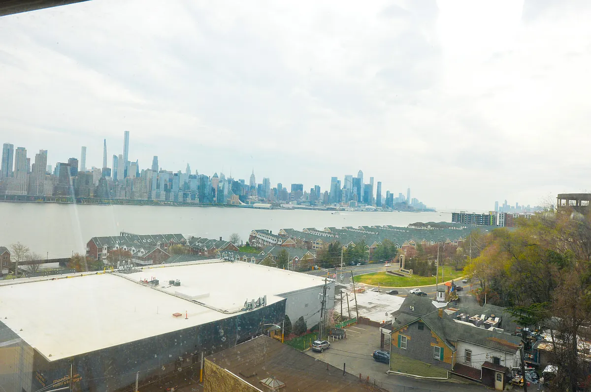 Building Photo - 7000 Boulevard E #15D