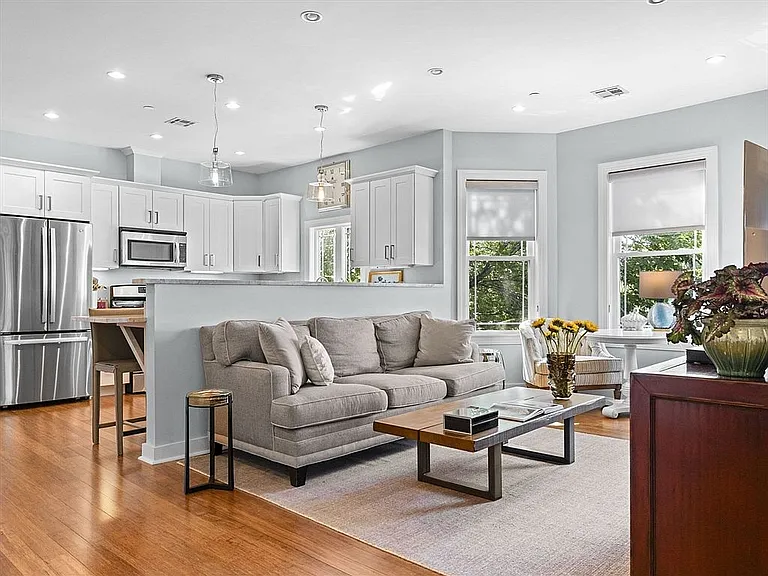 1 Blackstone St #3 — Photo 1