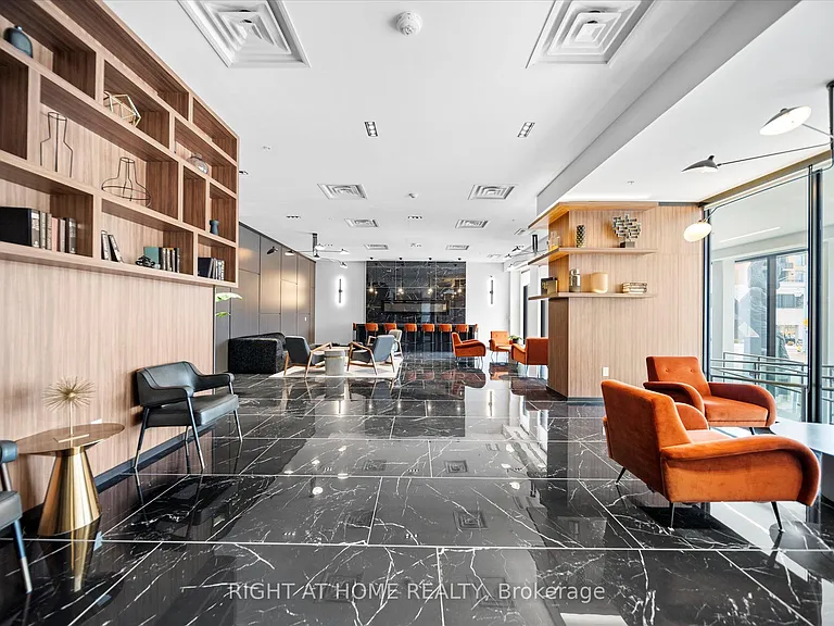 181 King St S #803 — Photo 3