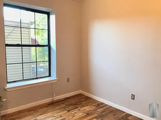 Rented by Skyline Group Real Estate | media 84