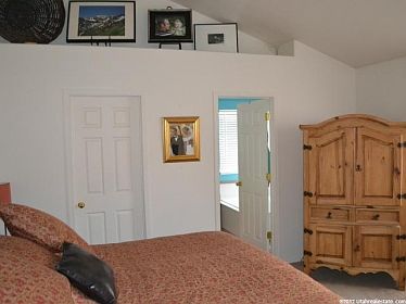 5th image of 452 E Manchester Ln