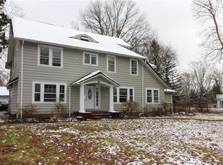 2945 Lee Rd, Shaker Heights, OH 44120