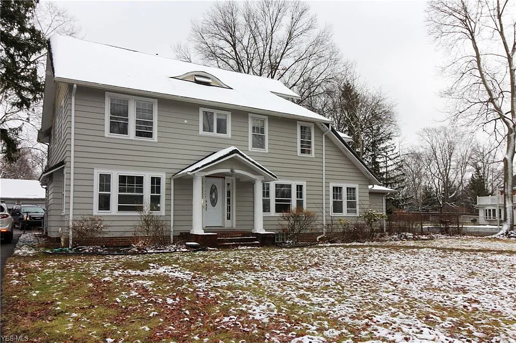 2945 Lee Rd photo 1