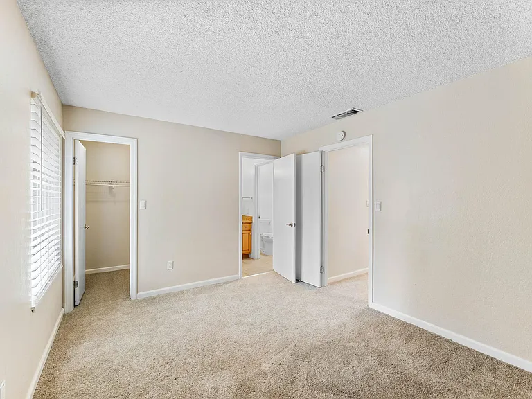 54 Quay Ct — Photo 60