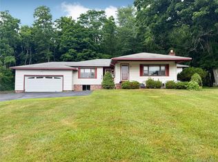 646 Oak Summit Rd, Millbrook, NY 12545