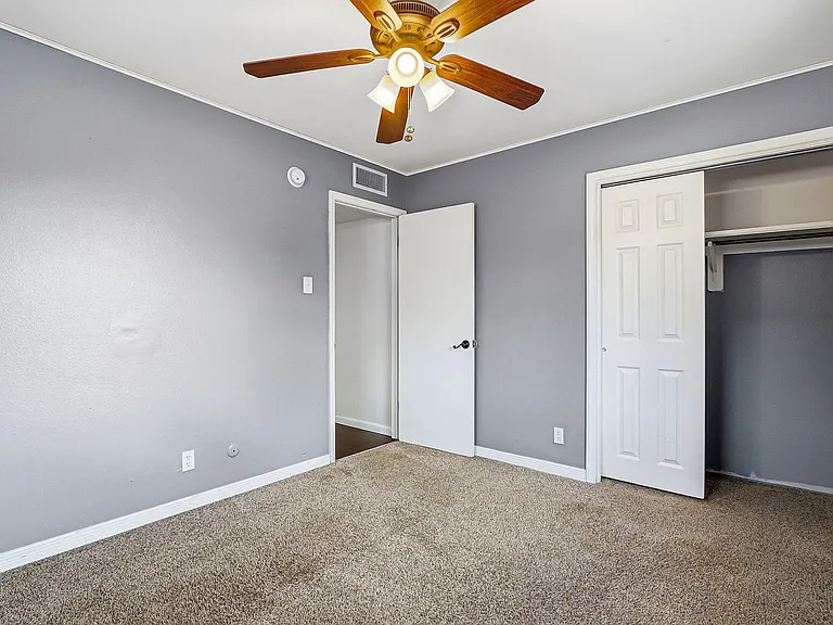 8700 Cielo Vista Dr — Photo 16