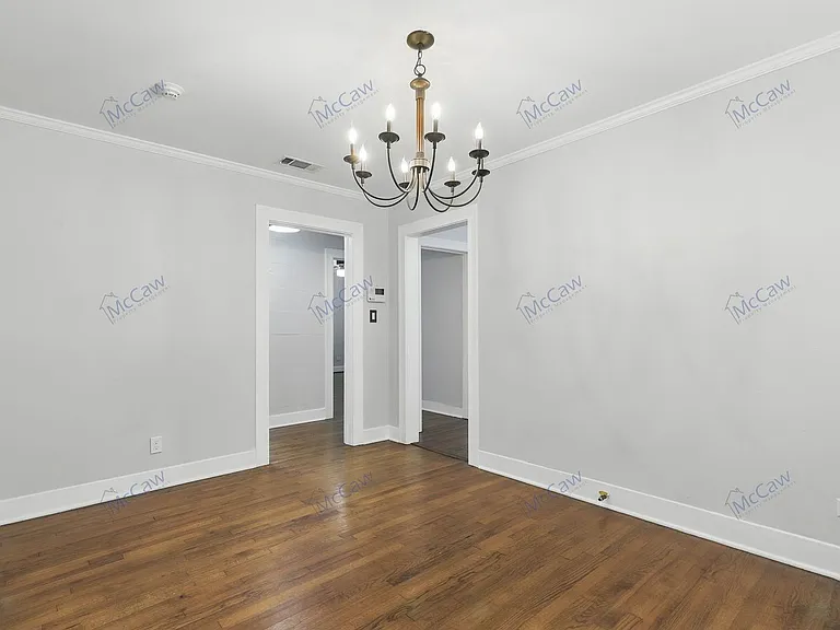 2516 Primrose Ave — Photo 9