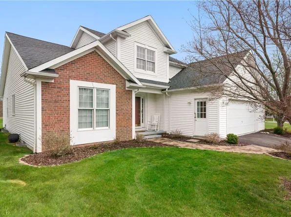 4928 Bramblewood Trl, Canandaigua, NY 14424