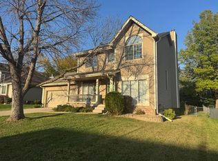 1908 Franklin Dr, Papillion, NE 68133