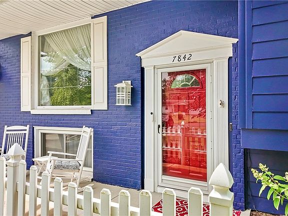 5th image of 7842 Venice Heights Dr NE