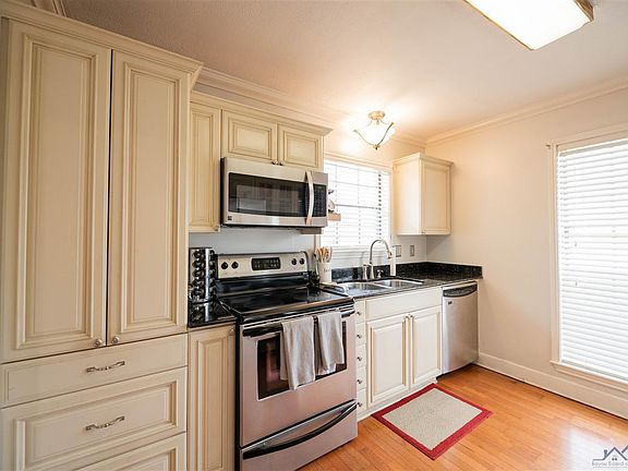 5th image of 414 Gaynell Dr