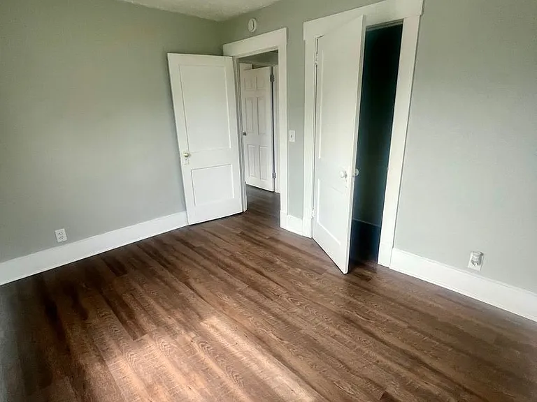 1621 Ohio Ave NE — Photo 4