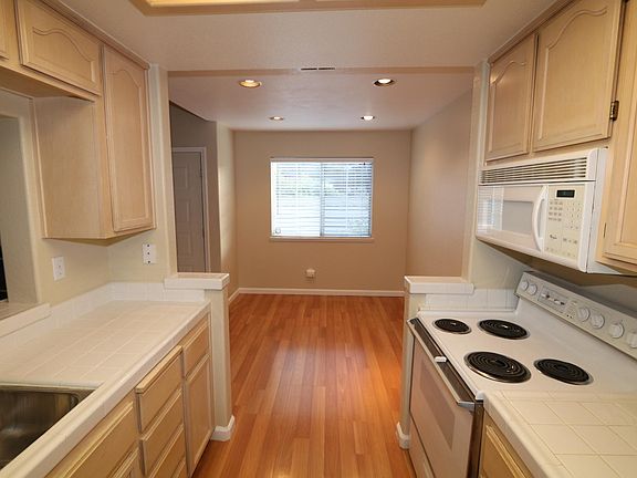 3rd image of 852 Lake McClure Dr