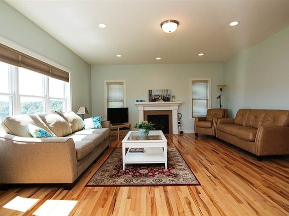 4th image of 12 Alexandra Ct