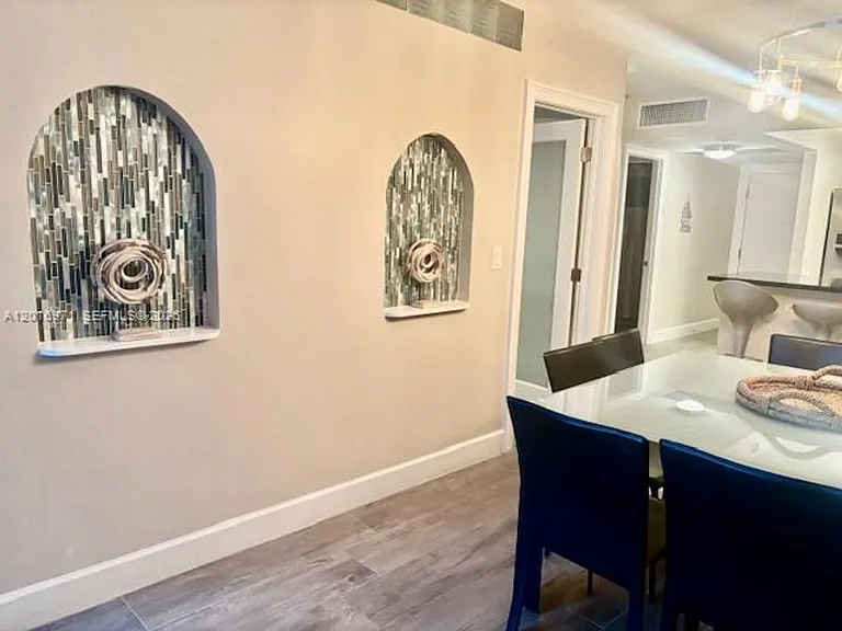 2301 Collins Ave #528 — Photo 20
