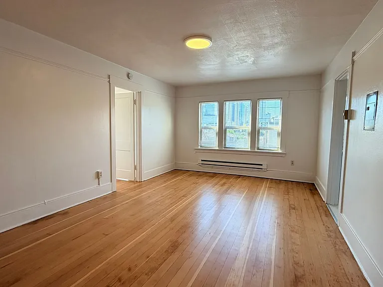 561 Aloha St — Photo 16