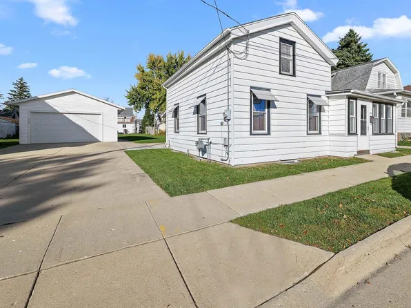 216 East Division Street, Watertown, WI 53098