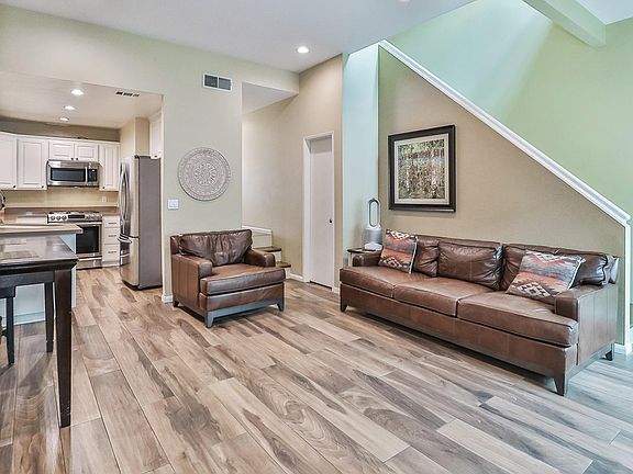 3rd image of 2064 Los Feliz Dr