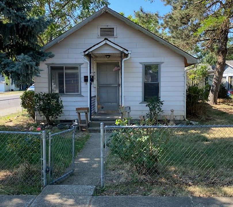 1st image of 831 Oak St W #403-5.5-403