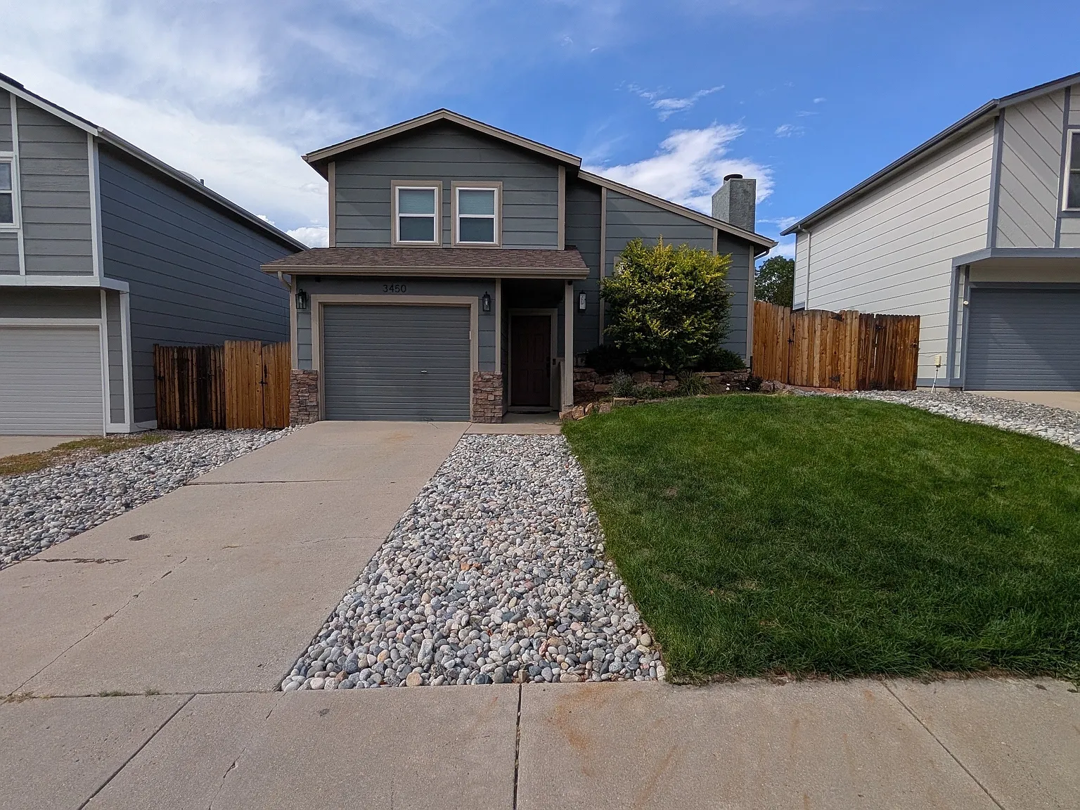 3 bed, 994 sqft, $2,400 — Photo 2