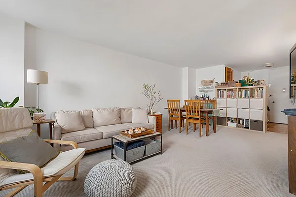 Sold by Nest Seekers International | media 14