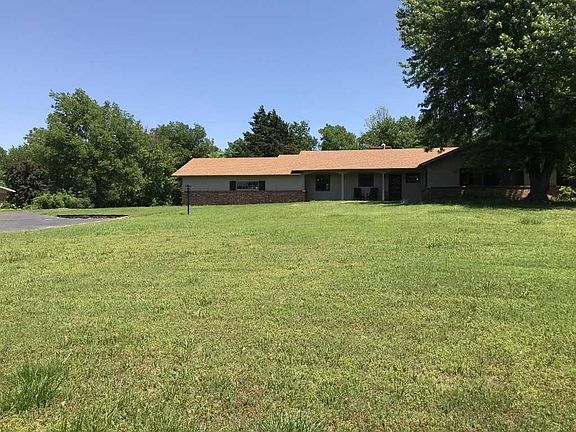 4th image of 6 Crestwood Dr