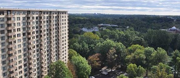 Promenade, the most coveted real estate on 355