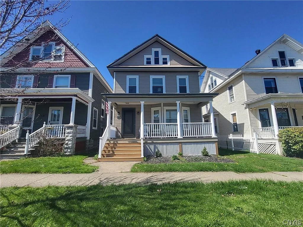 3 bed, 2.0 bath, 1434 sqft, $2,800 — Photo 1