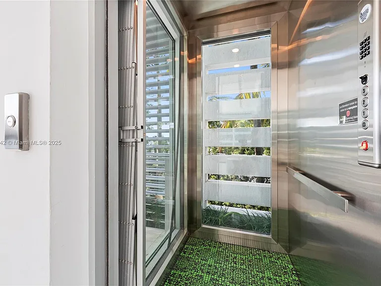 440 S Hibiscus Dr — Photo 24
