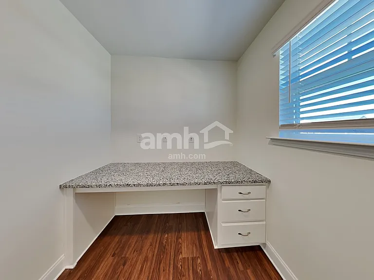 114 Cairo Ct — Photo 12