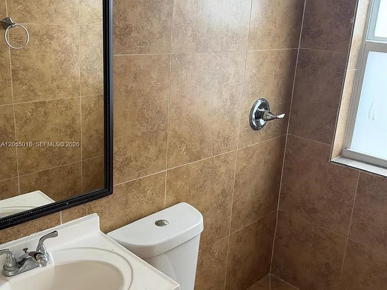 4152 SW 13th St #7 — Photo 6