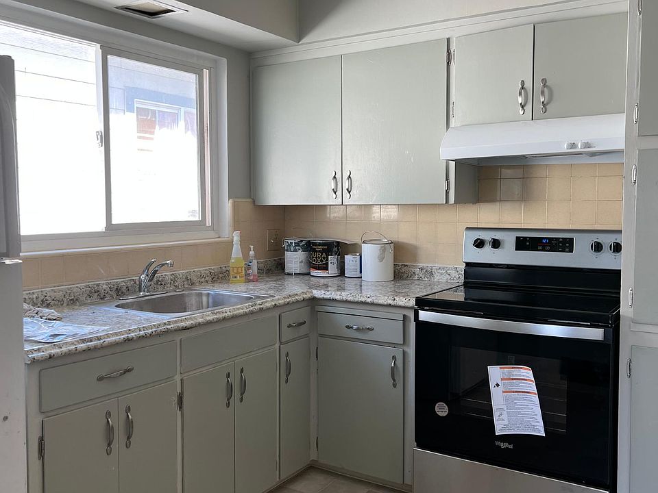 1st image of 206 Pine Ave