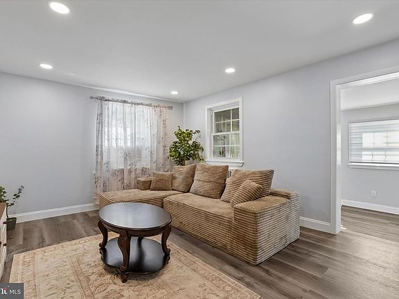 5th image of 95 1st Ave