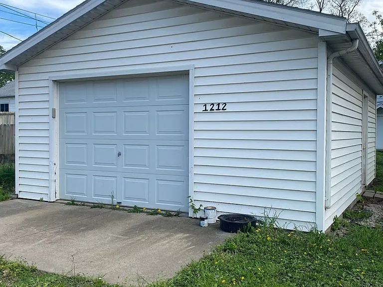 1212 Elk St — Photo 4