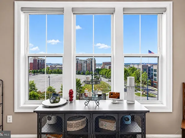 500 Riversail Ln #438, Oxon Hill, MD 20745
