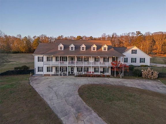 4th image of 2440 Deadwyler Rd