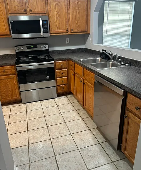 3065 Shady Knoll Rst — Photo 8