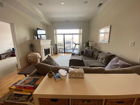 5th image of 4651 N Greenview Ave APT 206
