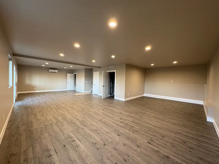 1680 SE Crescent Dr — Photo 2