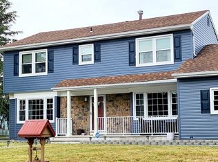 11 Crown Rd, Somerset, NJ 08873