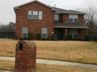 8218 Champion Dr, Rowlett, TX 75089