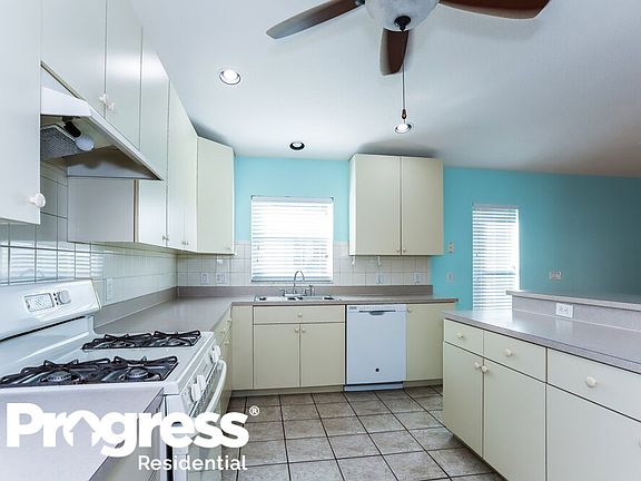 5th image of 2120 Brandon Park Cir