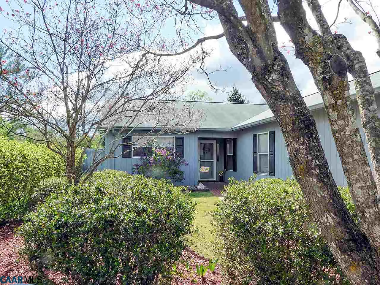 264 Lakeview Dr photo 1