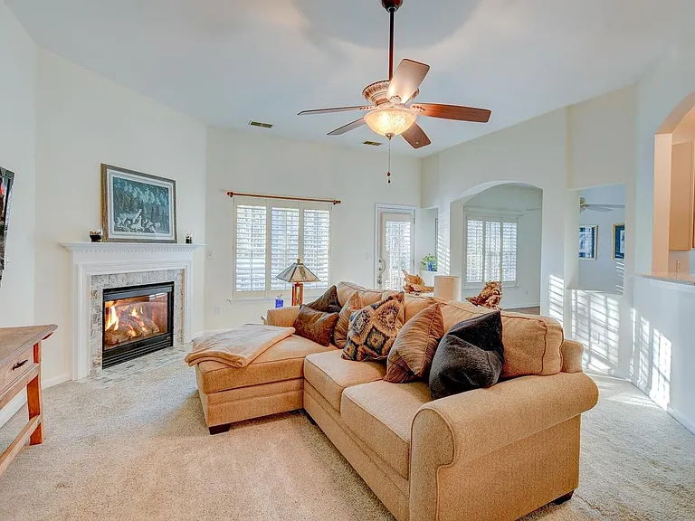 2105 Summerwood Dr — Photo 2