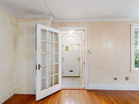 4th image of 45 Longview Rd