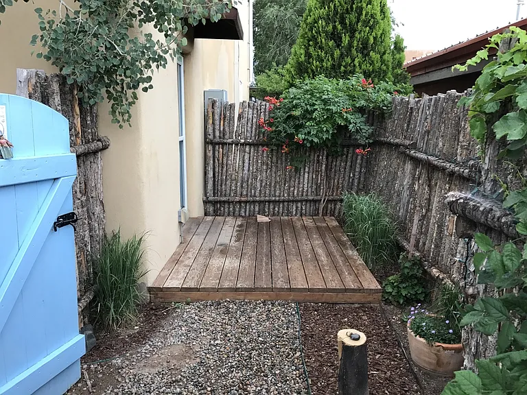 812A Calle Saragosa — Photo 4