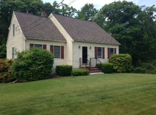 1 Rocky Knoll Ln, North Attleboro, MA 02760