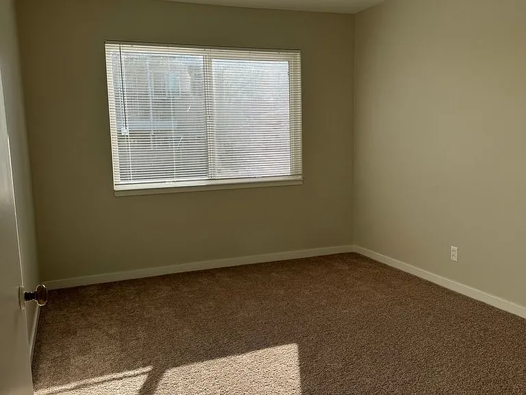 119 King Rd — Photo 8